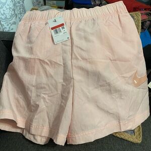 🌸 - NWT Women’s Nike Loose Fit High Rise Pink Shorts